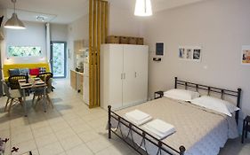 Luxurious Studio, Near Athens Airport